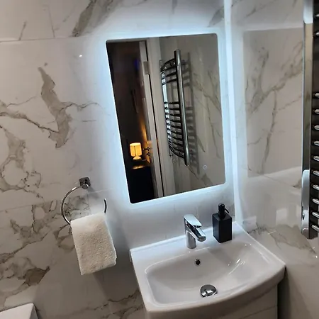 Deluxe Twin Or King Bed Near Airport & Lejlighed