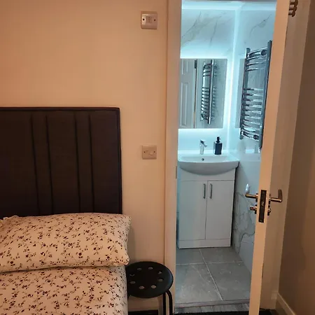 Deluxe Twin Or King Bed Near Airport & Lejlighed