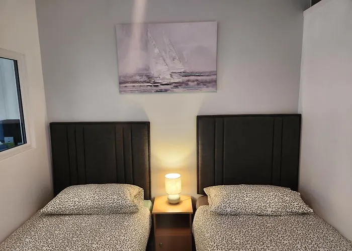 Deluxe Twin Or King Bed Near Airport & *